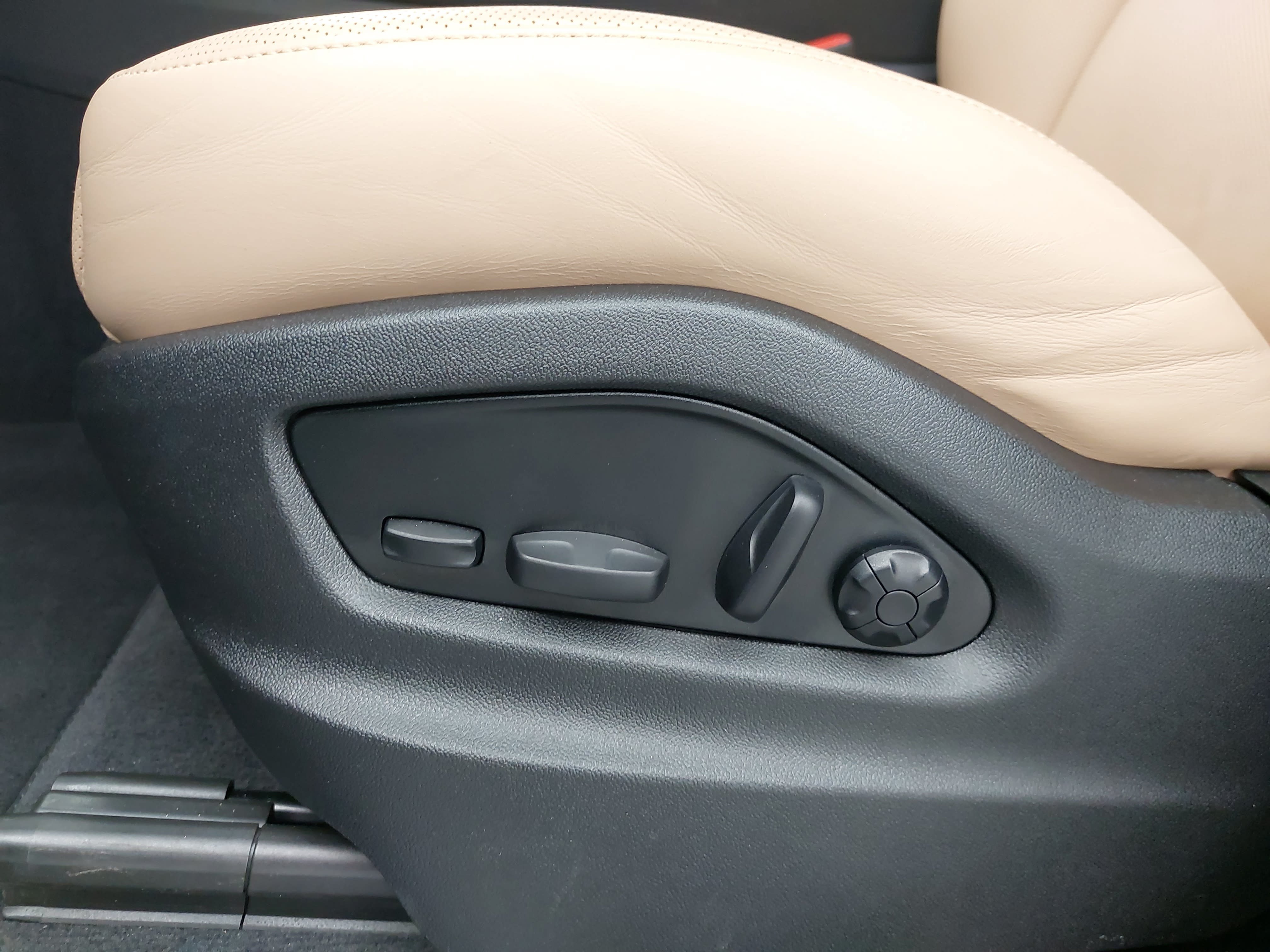 Certified 2026 Porsche Cayenne E-Hybrid Coupe AWD/4WD image 31