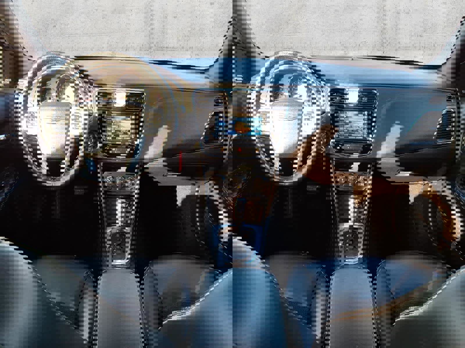 Used 2014 Chrysler 200 Limited w/ Sun/Sound Group image 7