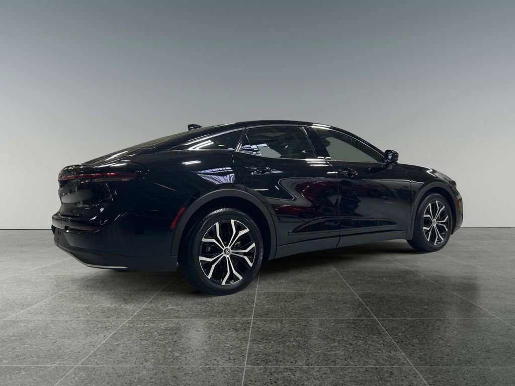 Used 2023 Toyota Crown Limited image 7