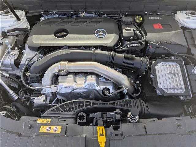 Used 2025 Mercedes-Benz GLB 250 image 23
