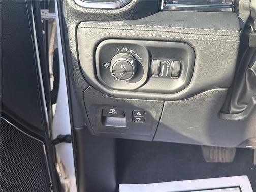 Used 2024 RAM 1500 Limited AWD/4WD image 15