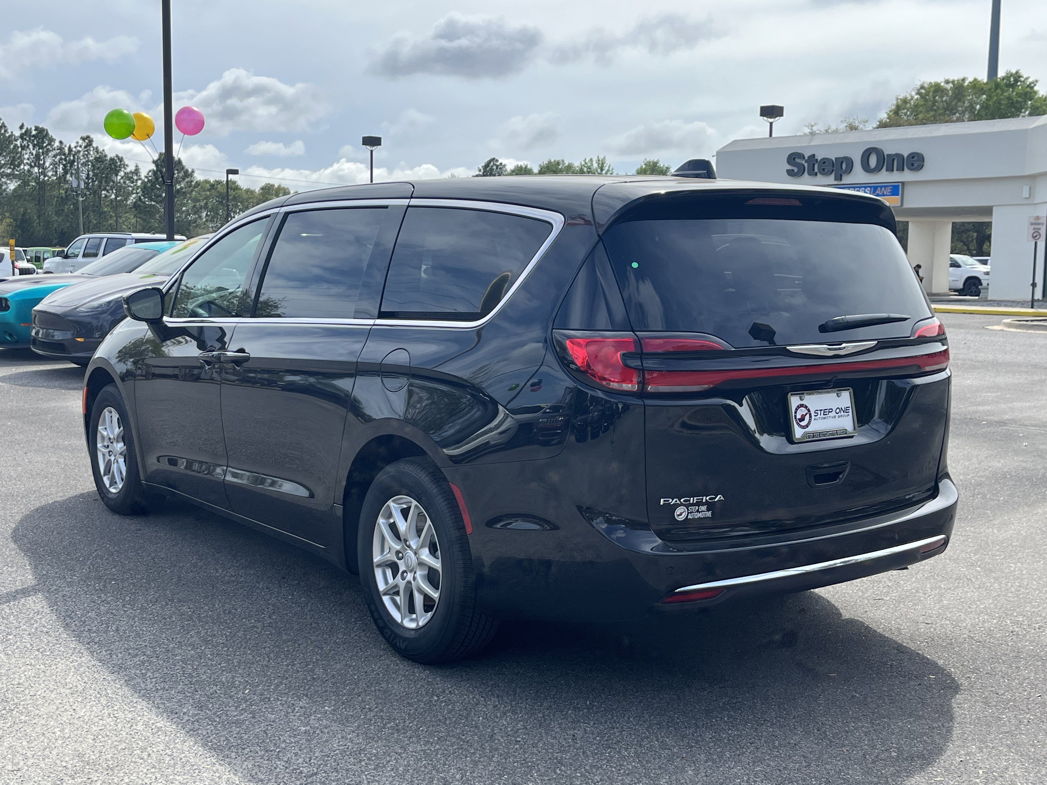 New 2026 Chrysler Pacifica Select image 6