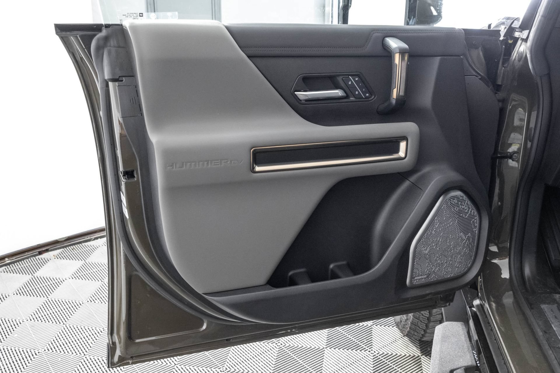 Used 2025 GMC Hummer EV 2X AWD/4WD image 34
