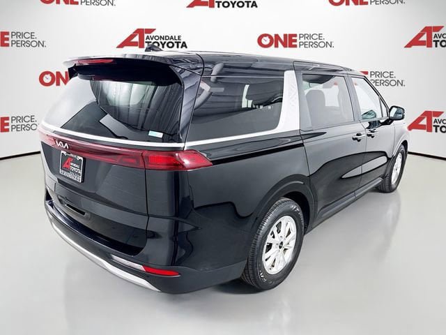 Used 2023 Kia Carnival LX FWD image 7