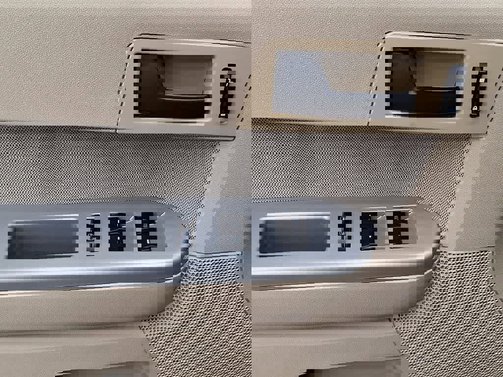 Used 2010 Ford Escape XLT image 10