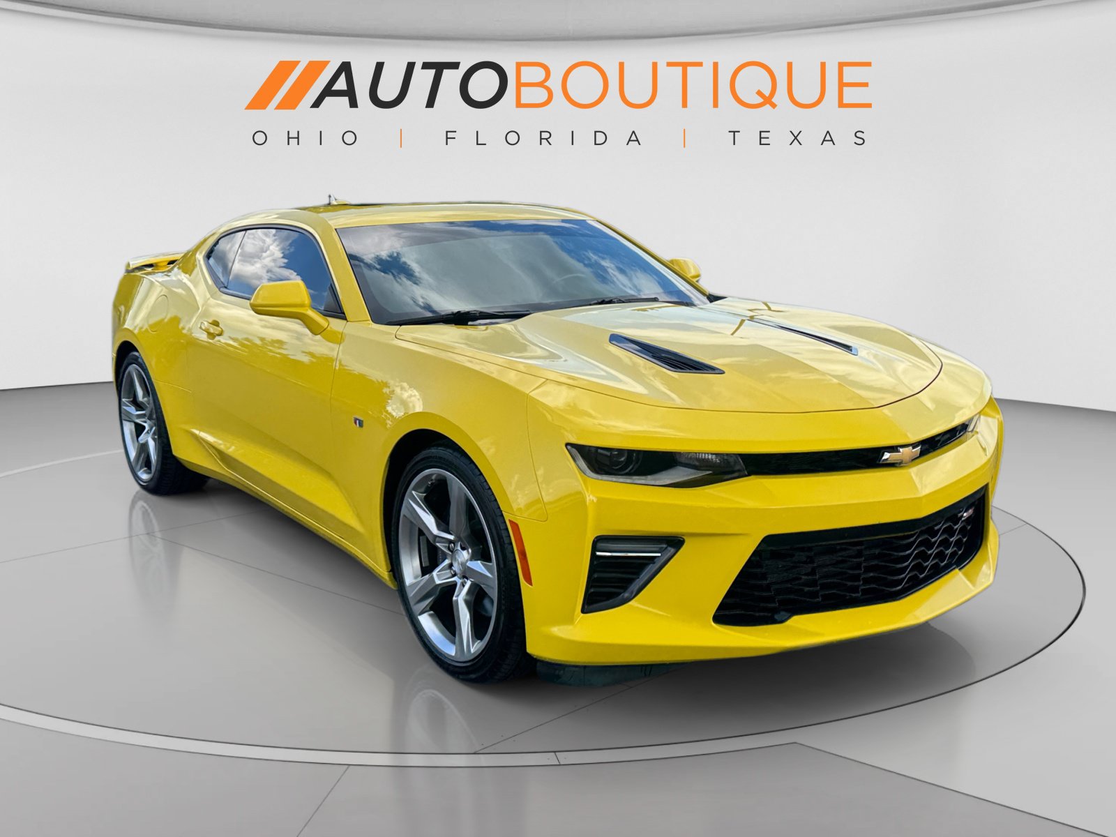 Used 2017 Chevrolet Camaro SS RWD image 8