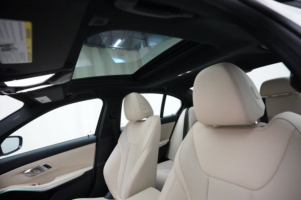 Used 2023 BMW 330e xDrive w/ Driving Assistance Package AWD/4WD image 31