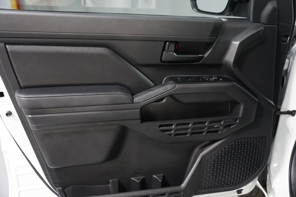Certified 2024 Toyota Tacoma SR AWD/4WD image 29