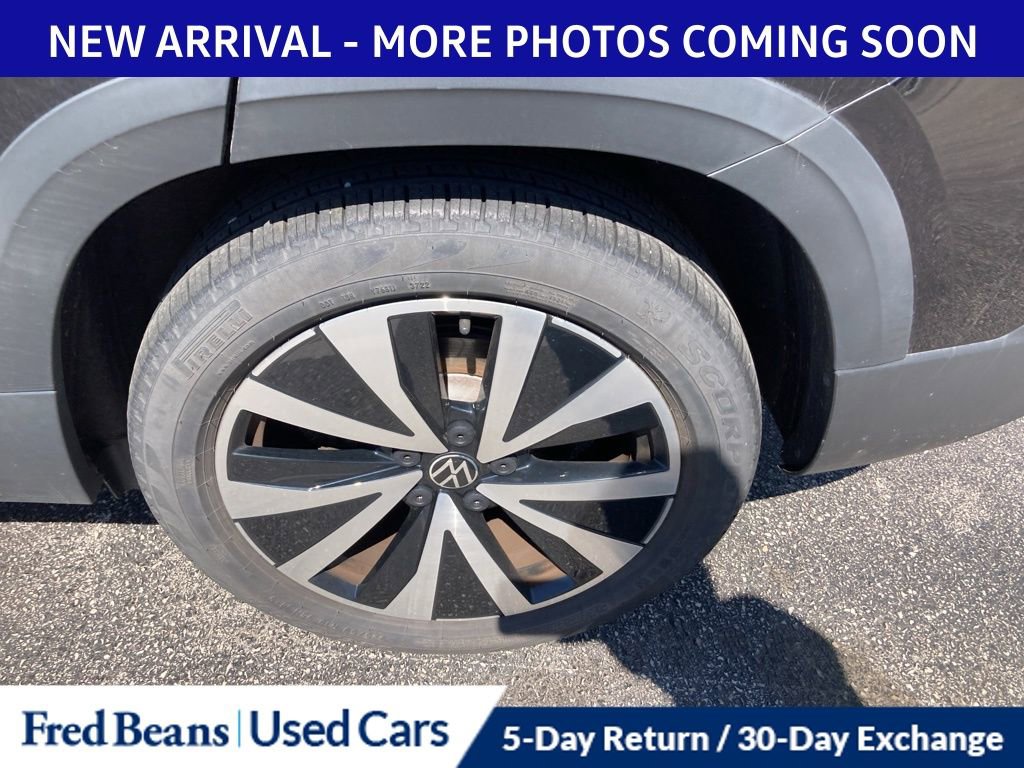 Certified 2023 Volkswagen Taos SE w/ Panoramic Sunroof Package image 7