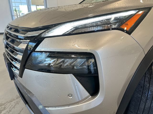 Used 2024 Nissan Rogue SL w/ SL Premium Package AWD/4WD image 11