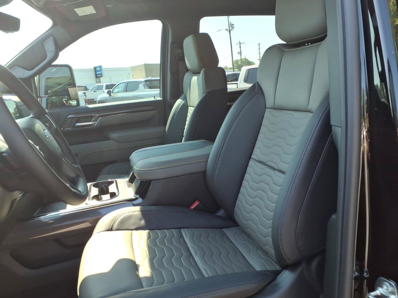 New 2026 Chevrolet Silverado 2500 ZR2 w/ LPO, Dark Essentials Package AWD/4WD image 24