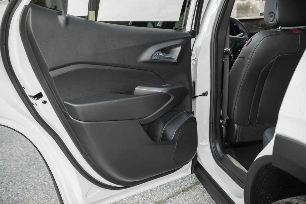 New 2026 Chevrolet Trax RS w/ Driver Confidence Package FWD image 32