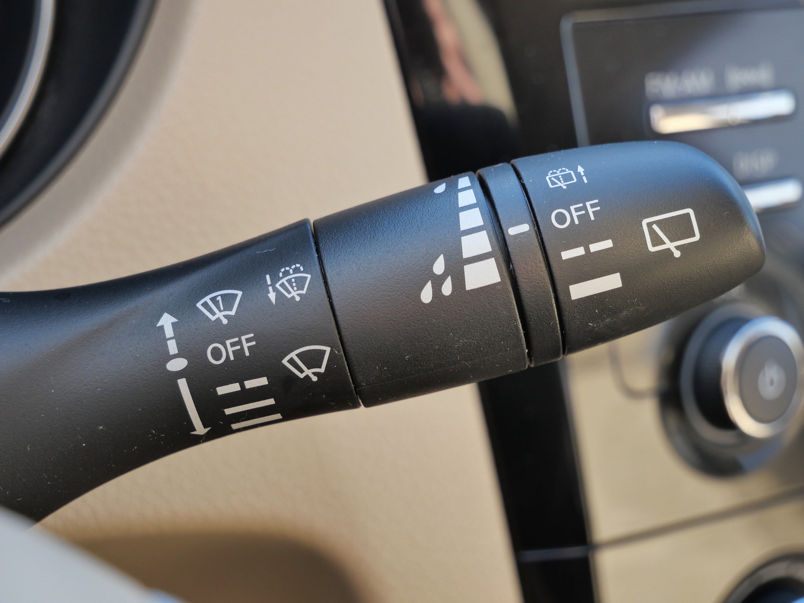 Used 2015 Nissan Rogue S image 32