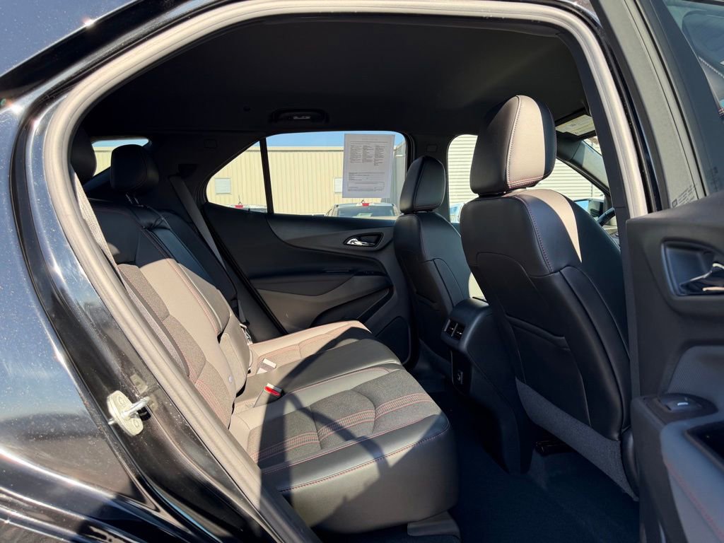Used 2022 Chevrolet Equinox RS w/ LPO, Floor Liner Package image 19