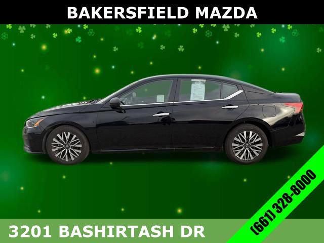 Used 2024 Nissan Altima 2.5 SV image 2