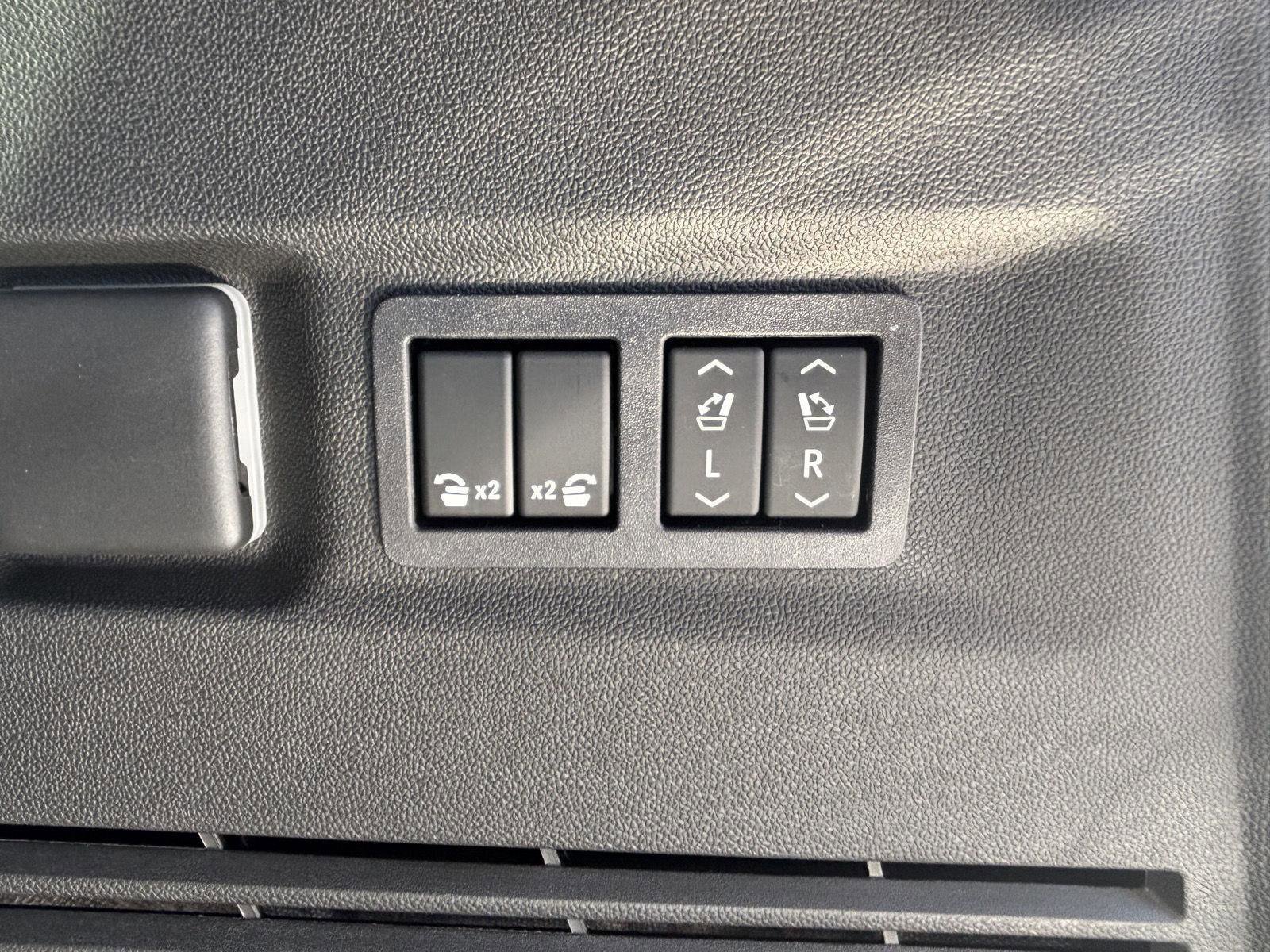 New 2026 Chevrolet Suburban High Country image 11