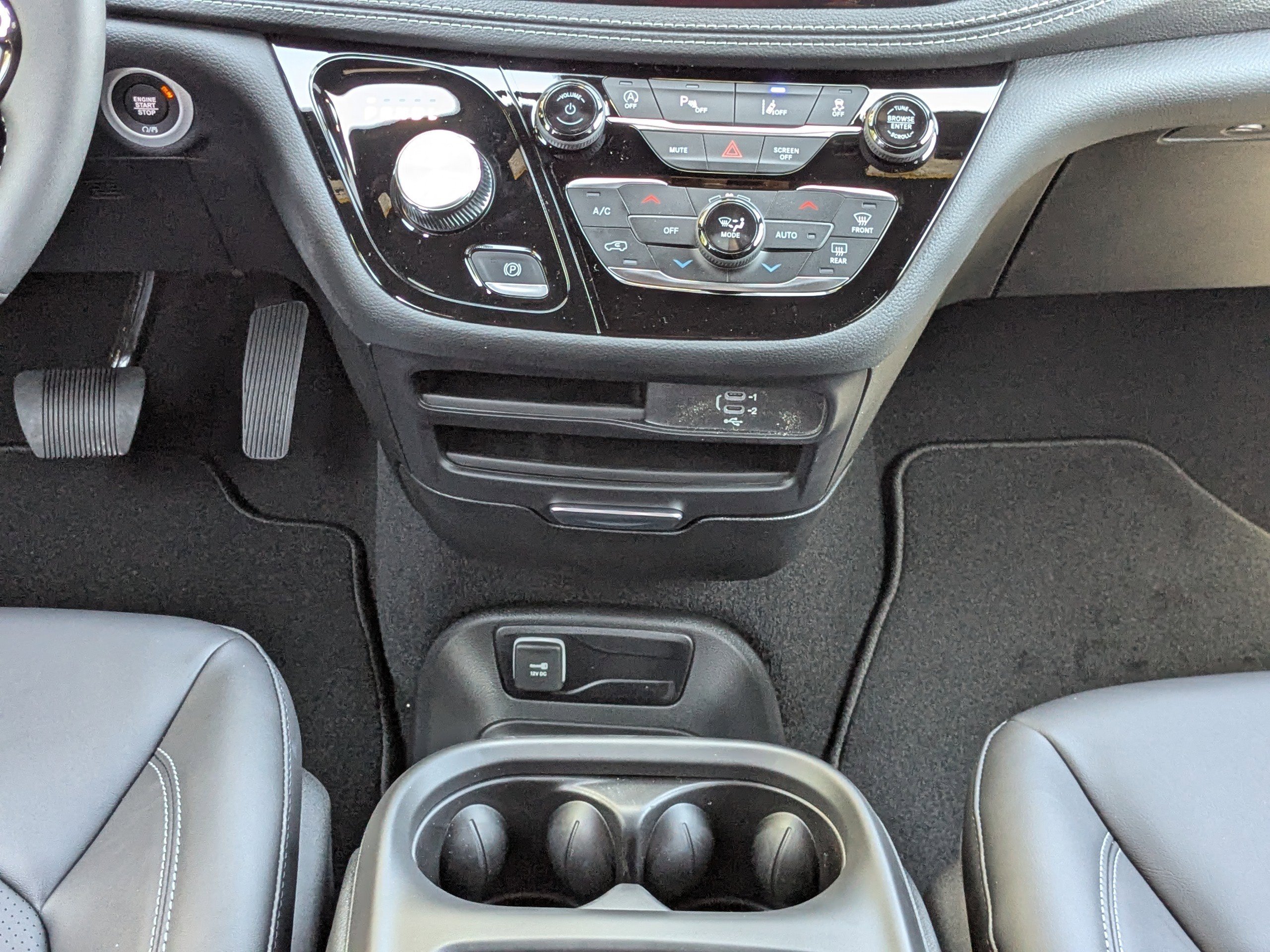 New 2026 Chrysler Pacifica Select FWD image 18