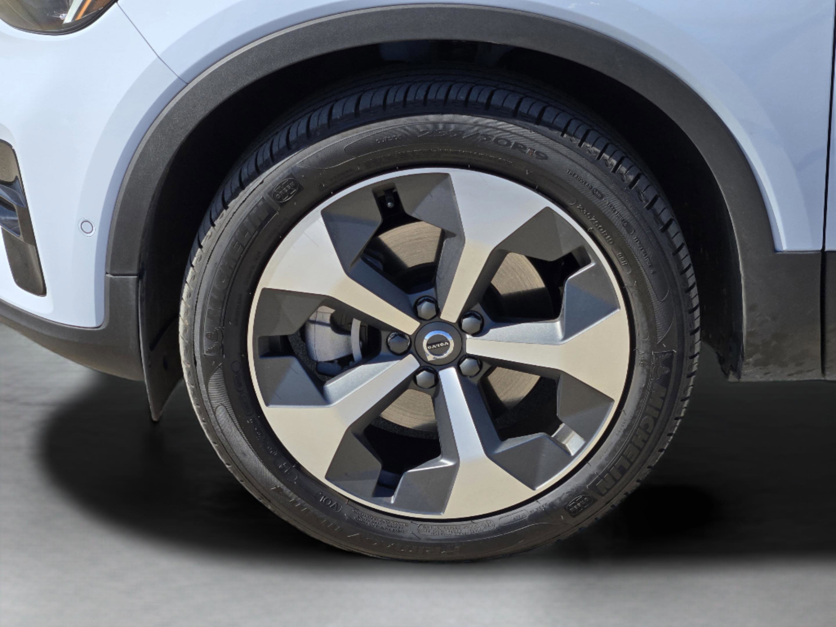 Used 2026 Volvo XC40 B5 Plus w/ Protection Package Premier image 39