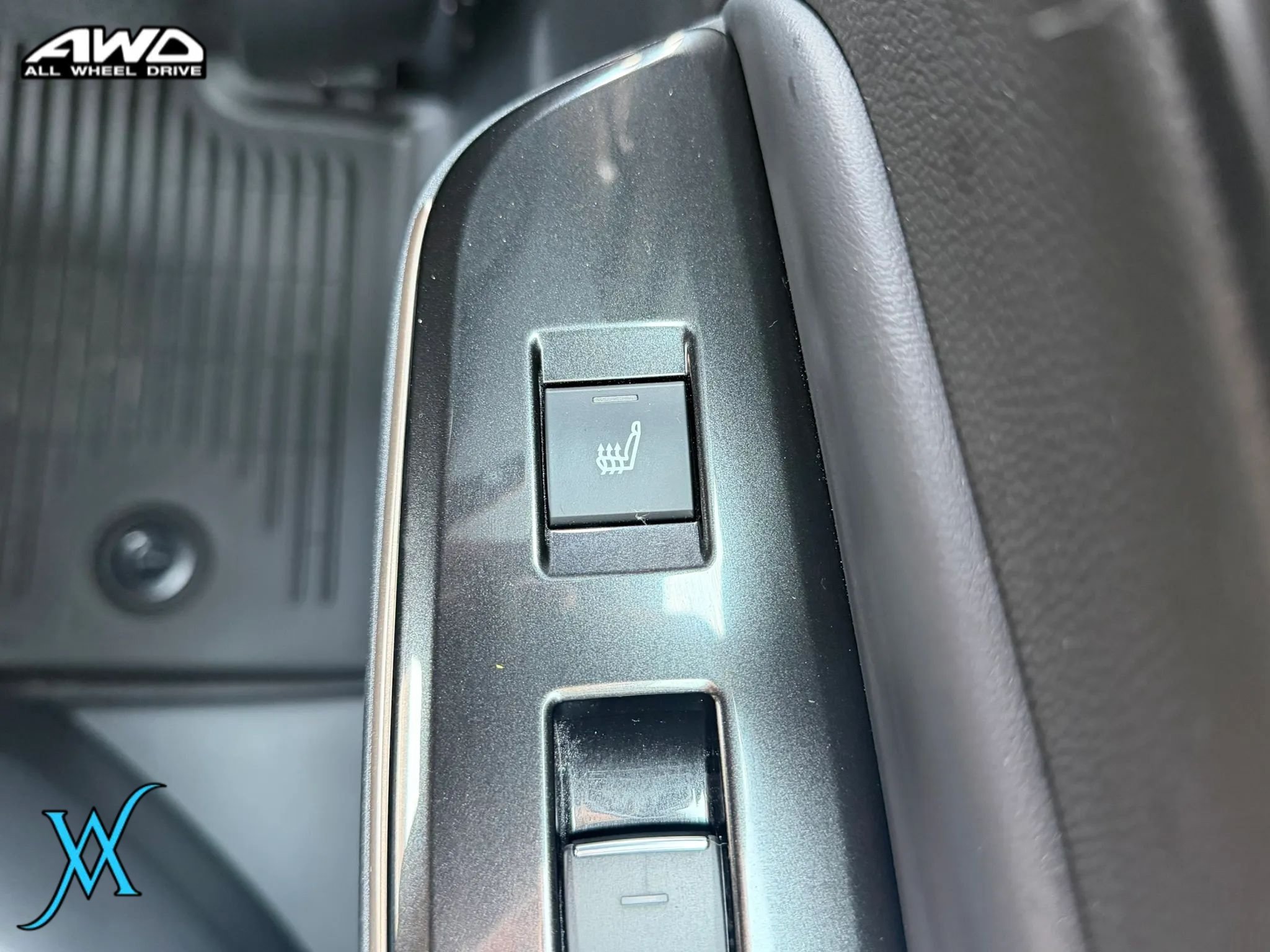 Used 2025 Toyota Crown Signia AWD/4WD image 37