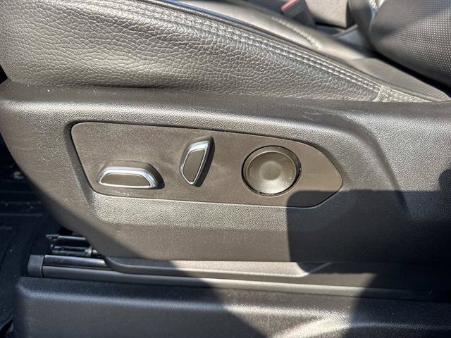 Used 2022 GMC Yukon Denali AWD/4WD image 11