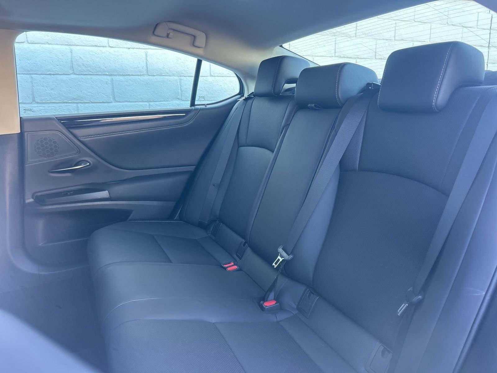 Used 2021 Lexus ES 300h w/ Premium Package image 10