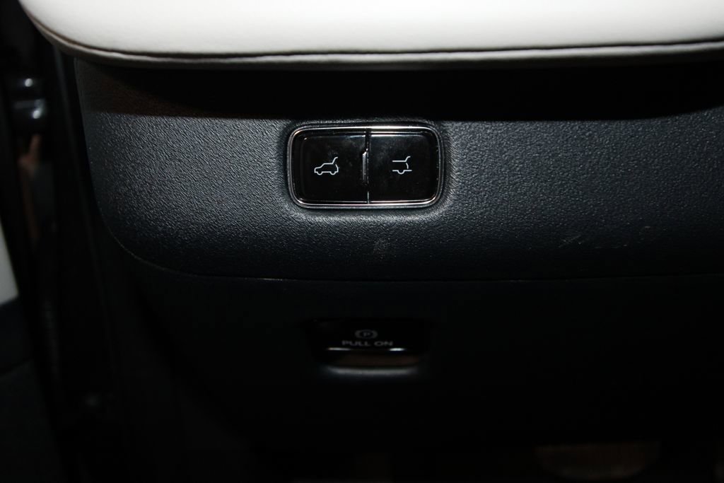 Used 2025 Lincoln Navigator Reserve image 10