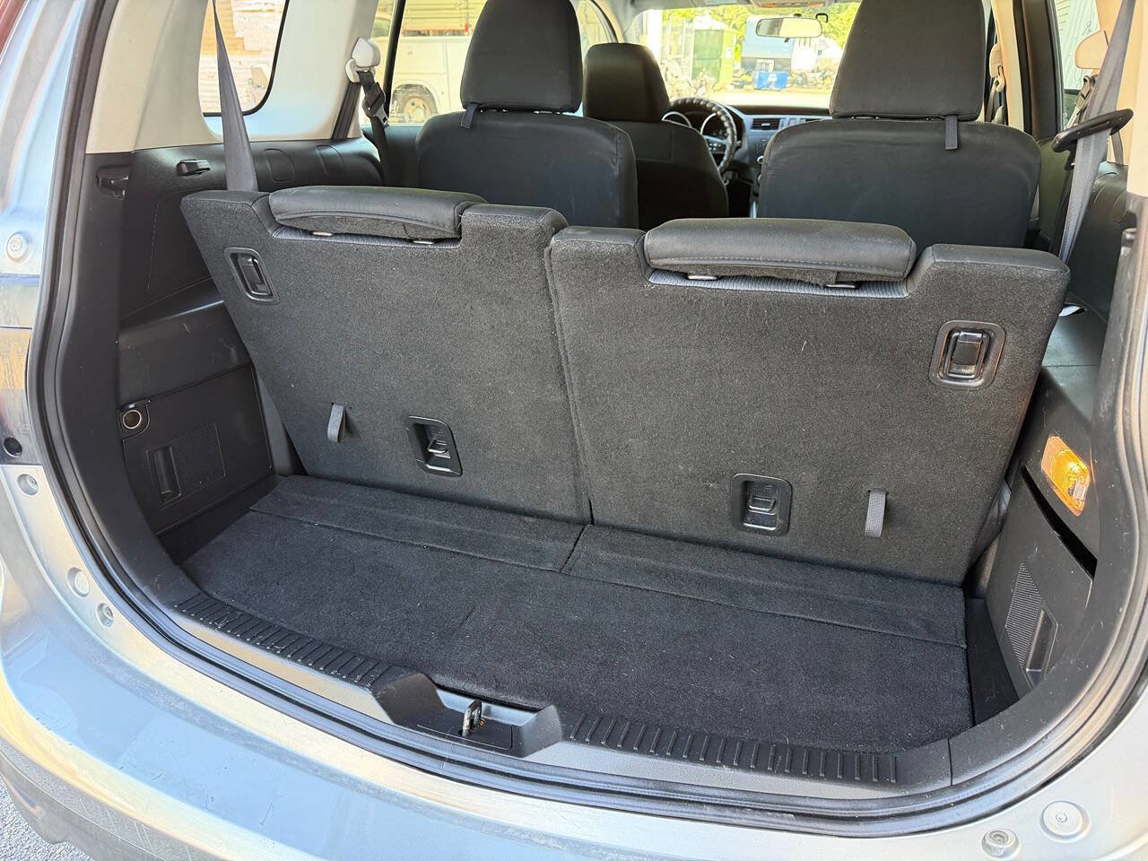 Used 2013 MAZDA MAZDA5 Sport image 30