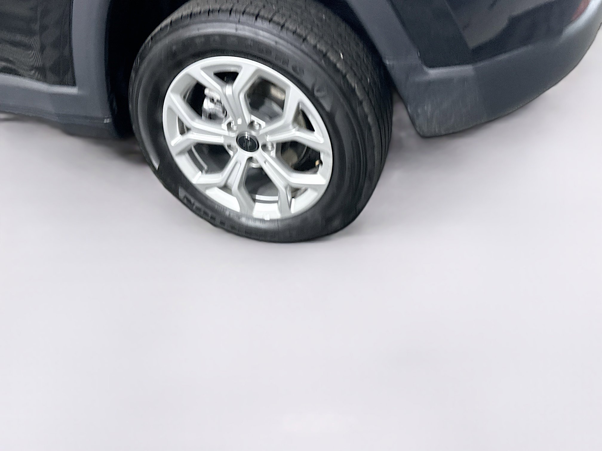 Used 2025 Jeep Compass Latitude image 11