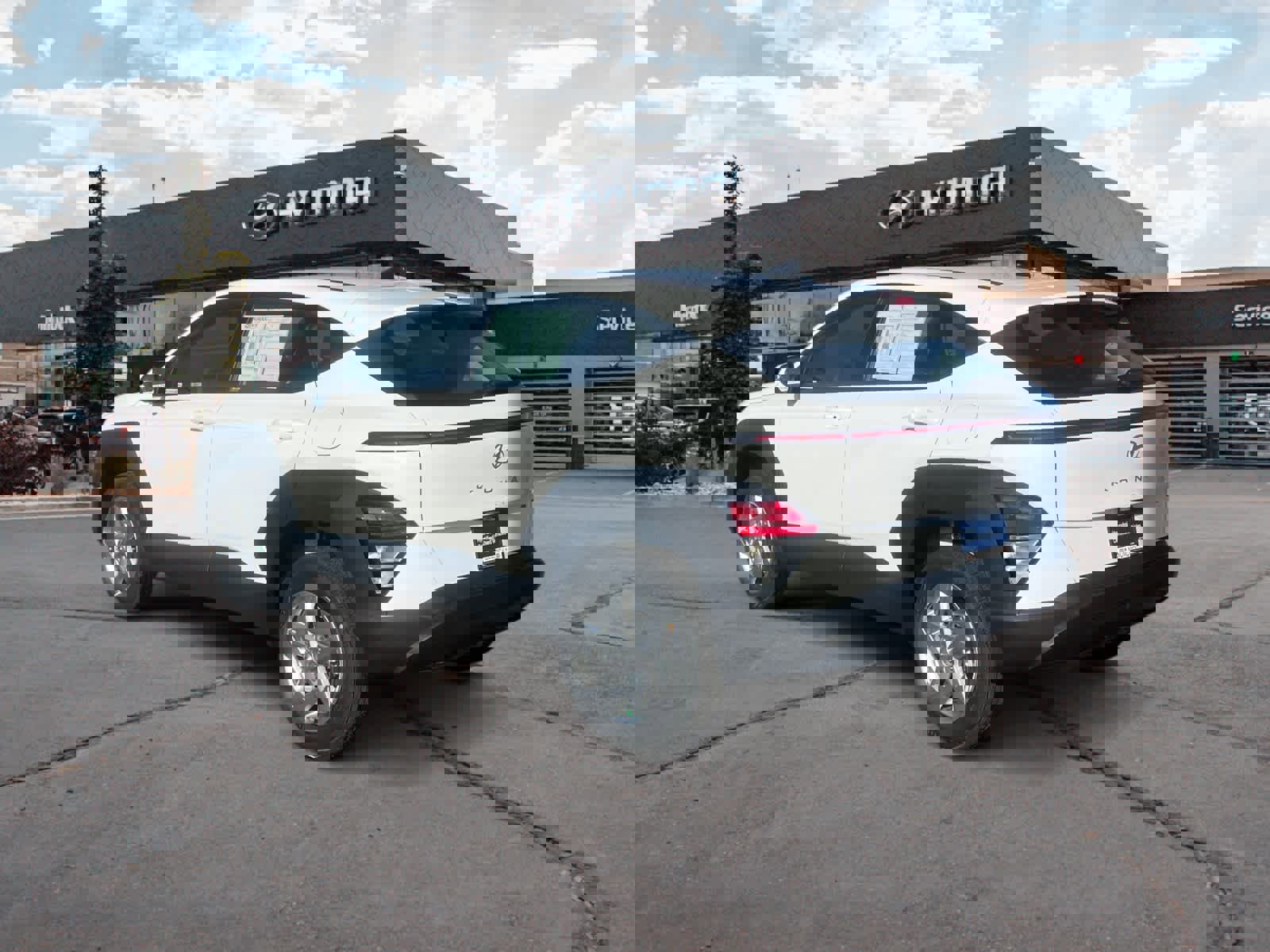 Used 2026 Hyundai Kona SE image 3