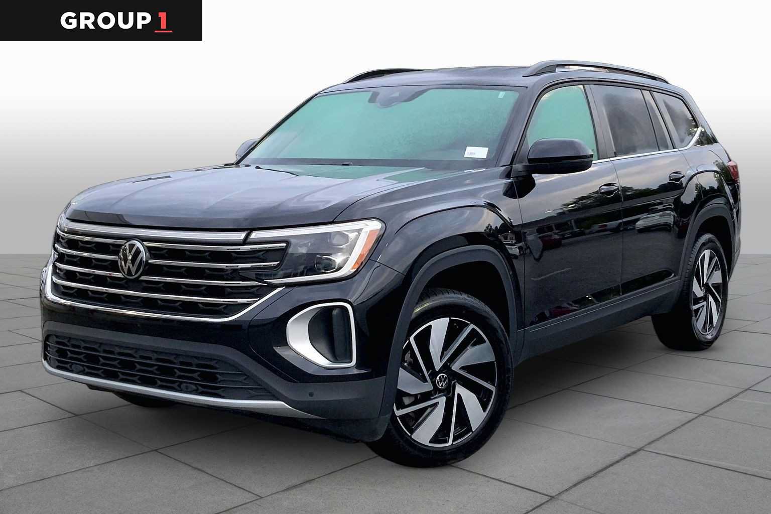Used 2025 Volkswagen Atlas SE FWD image 1