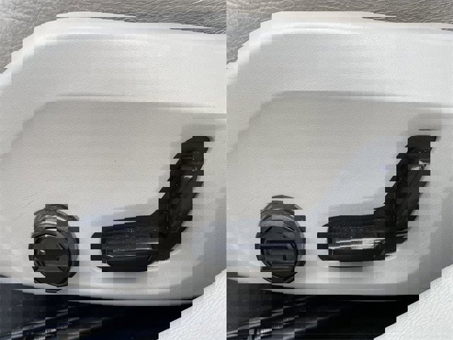 Used 2020 Volvo S60 T5 Momentum image 24