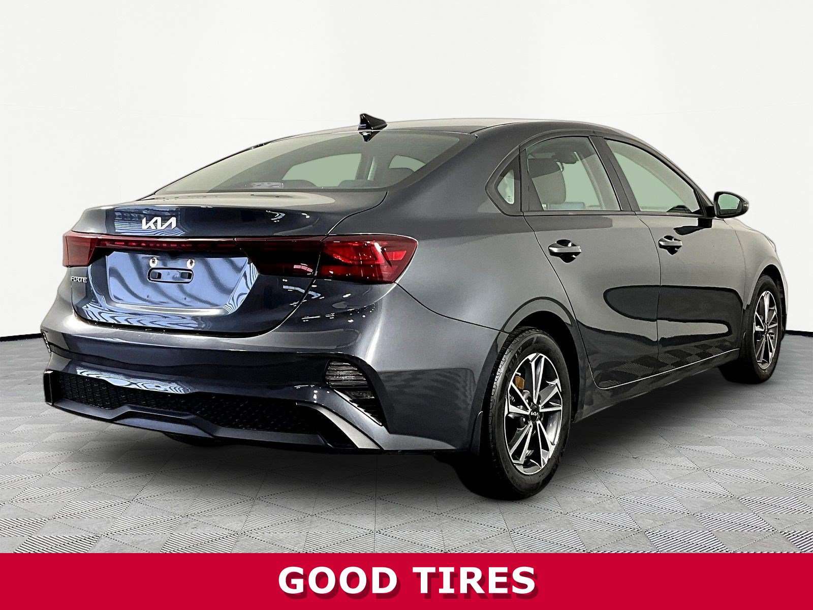 Used 2022 Kia Forte LXS w/ LXS Technology Package FWD image 6