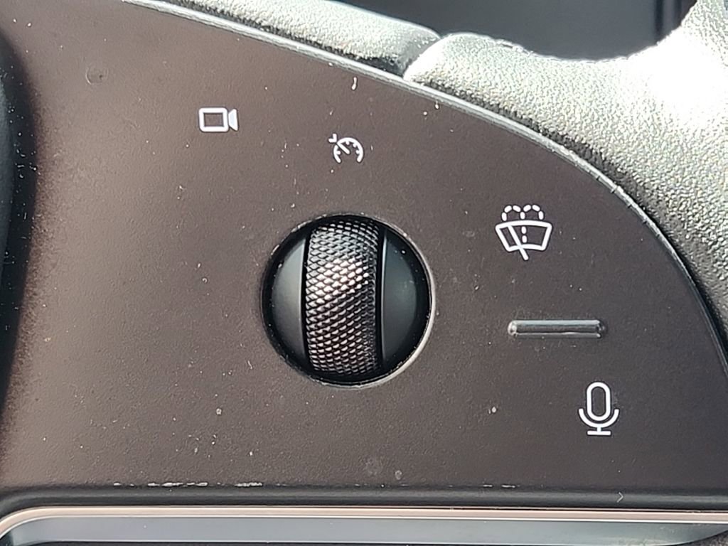 Used 2024 Tesla Model X image 39