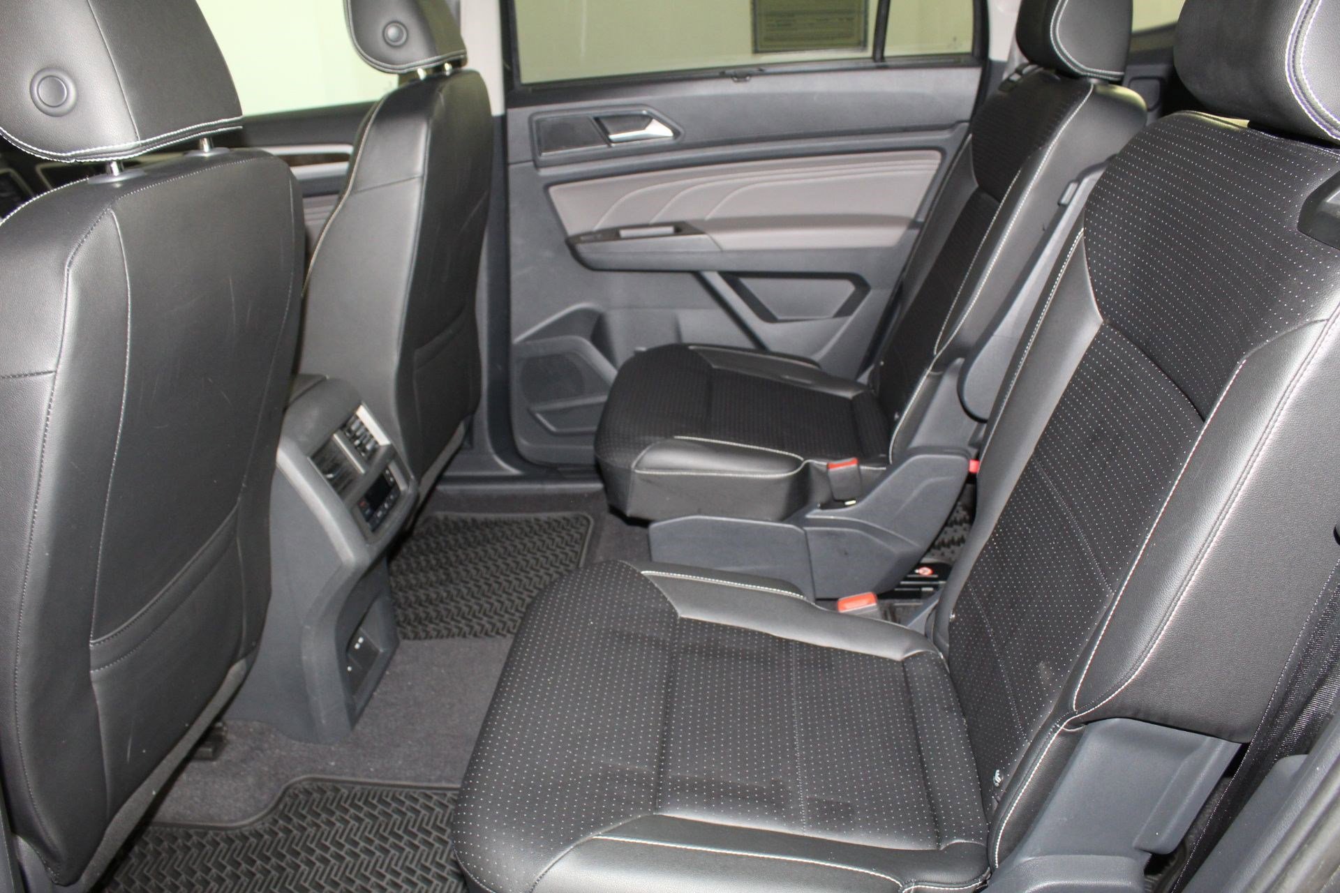 Used 2023 Volkswagen Atlas SE w/ Panoramic Sunroof Package image 22