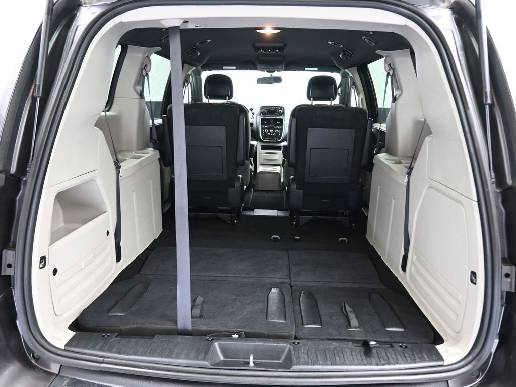 Used 2016 Dodge Grand Caravan SE image 51