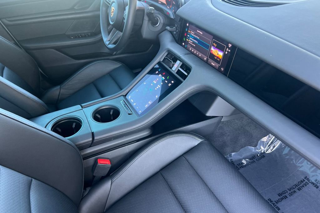 Used 2021 Porsche Taycan 4S image 14