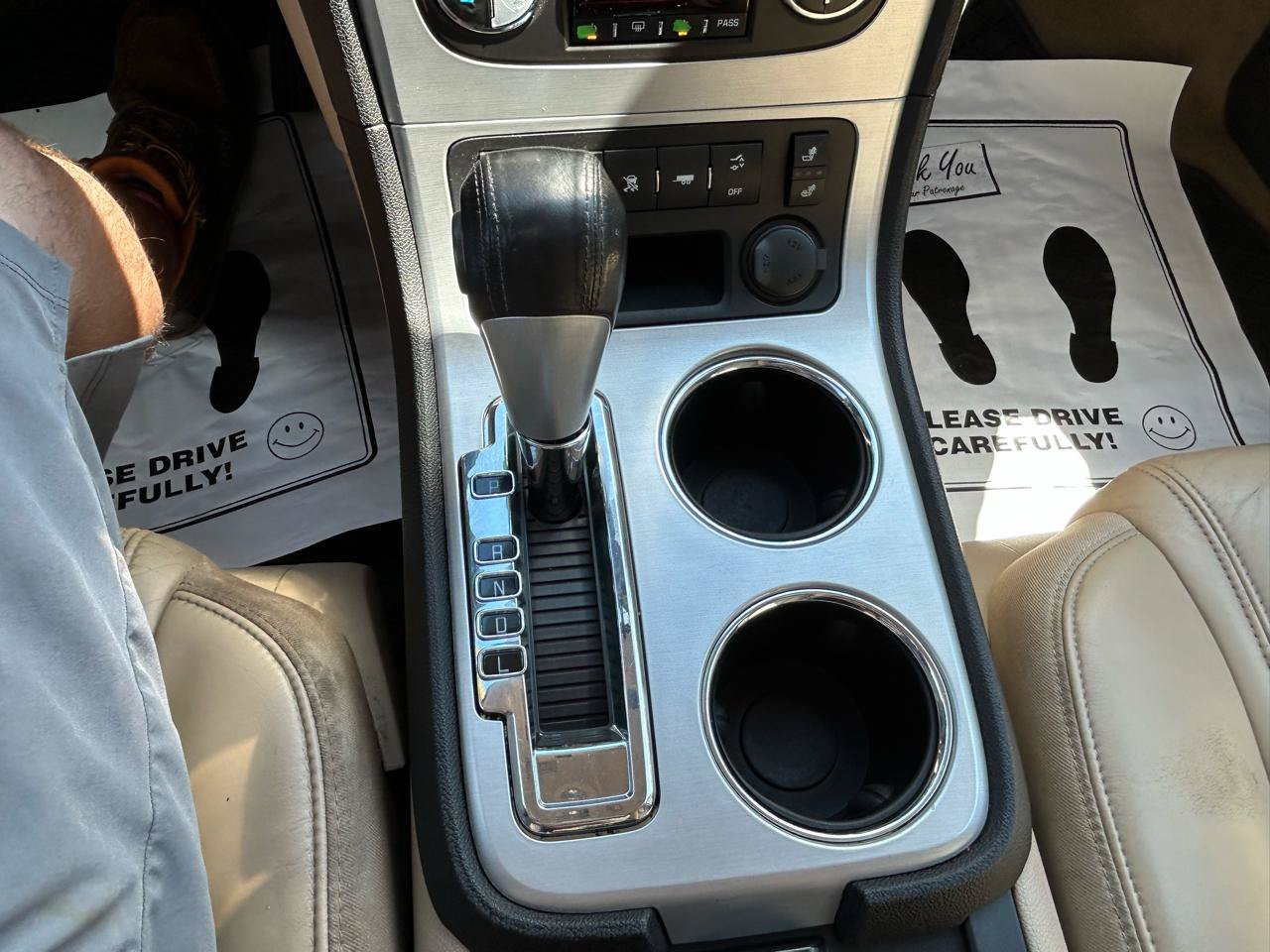Used 2010 GMC Acadia SLT AWD/4WD image 26