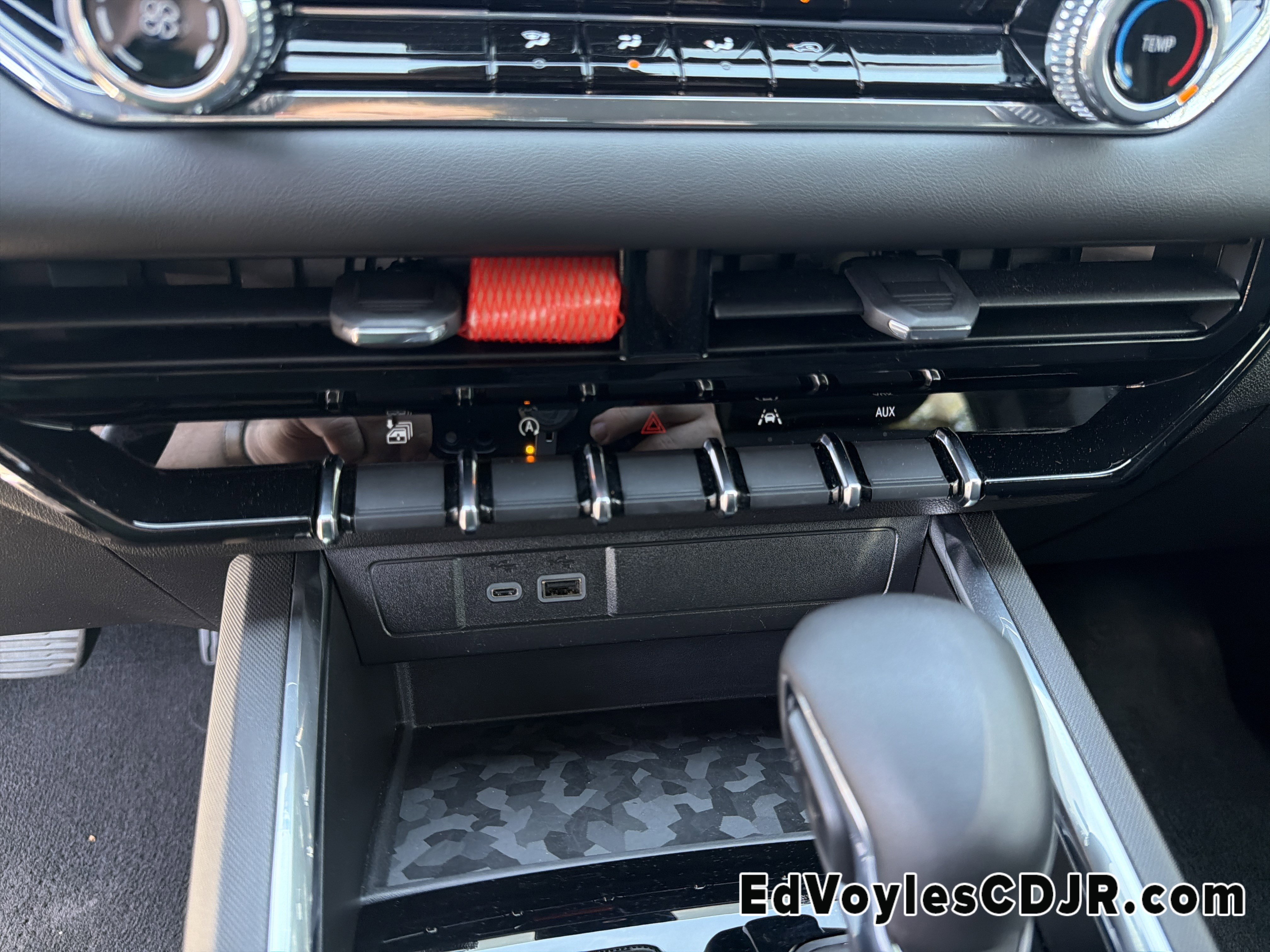 Used 2025 GMC Canyon Elevation image 35