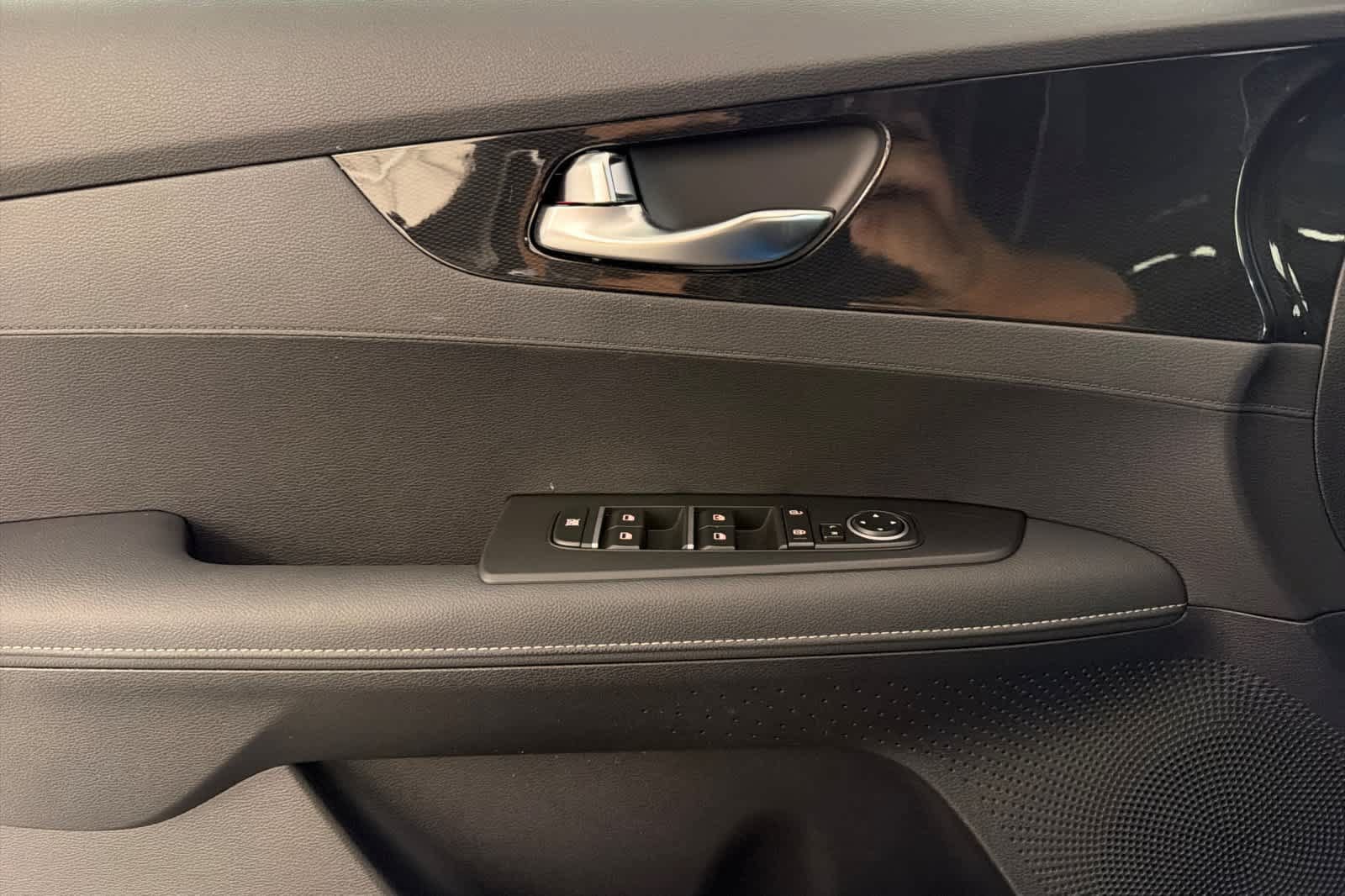 Used 2023 Kia Forte GT-Line FWD image 12