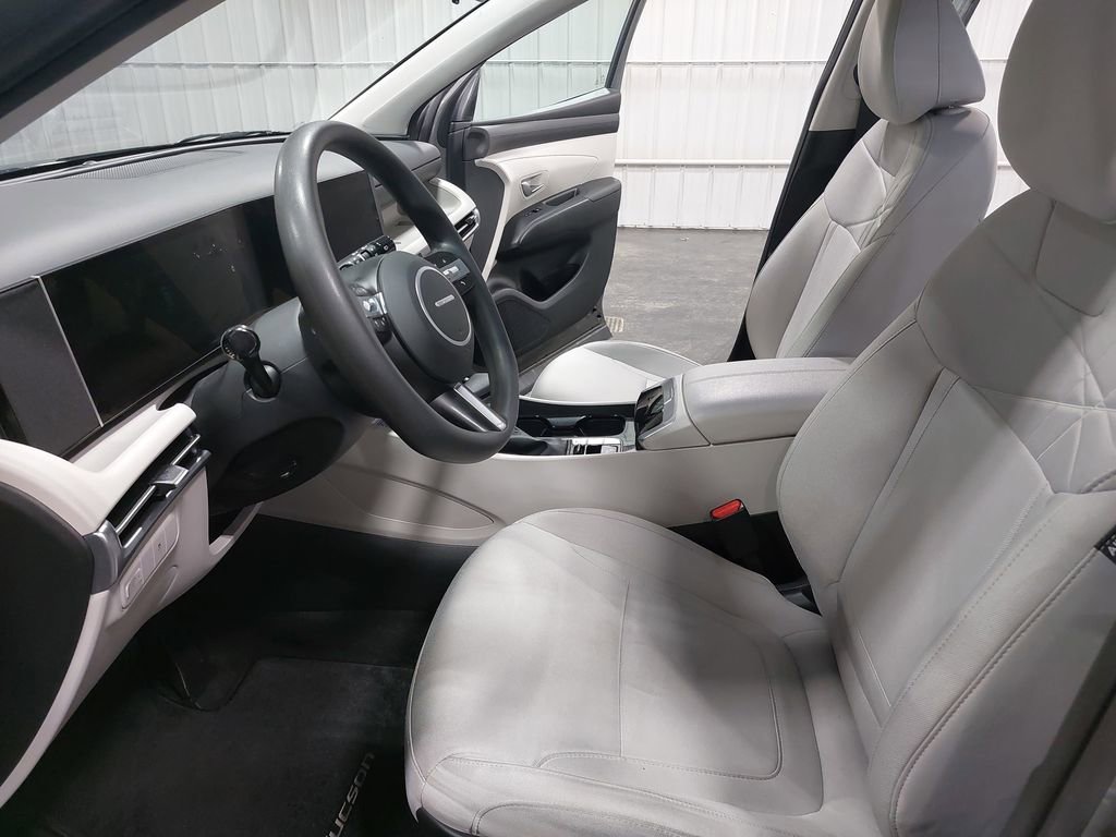 Certified 2025 Hyundai Tucson SE image 15