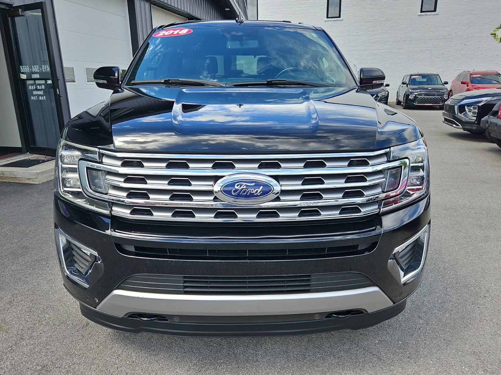 Used 2018 Ford Expedition Limited w/ Equipment Group 301A AWD/4WD image 11