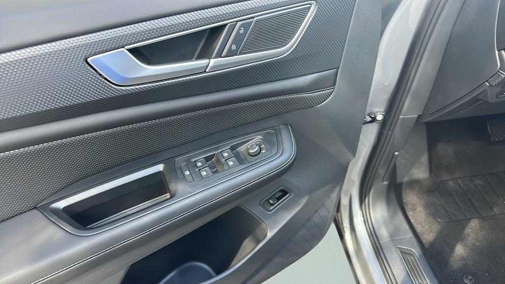 New 2026 Volkswagen Atlas Cross Sport SEL image 23