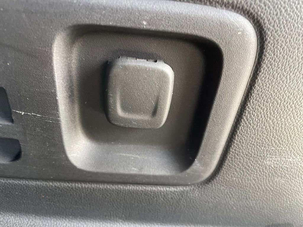 Used 2021 Chevrolet Traverse LT image 49