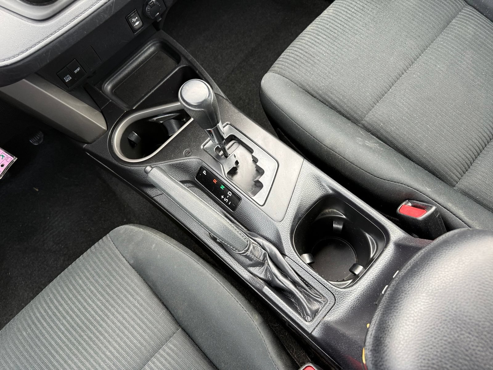 Used 2016 Toyota RAV4 LE FWD image 23