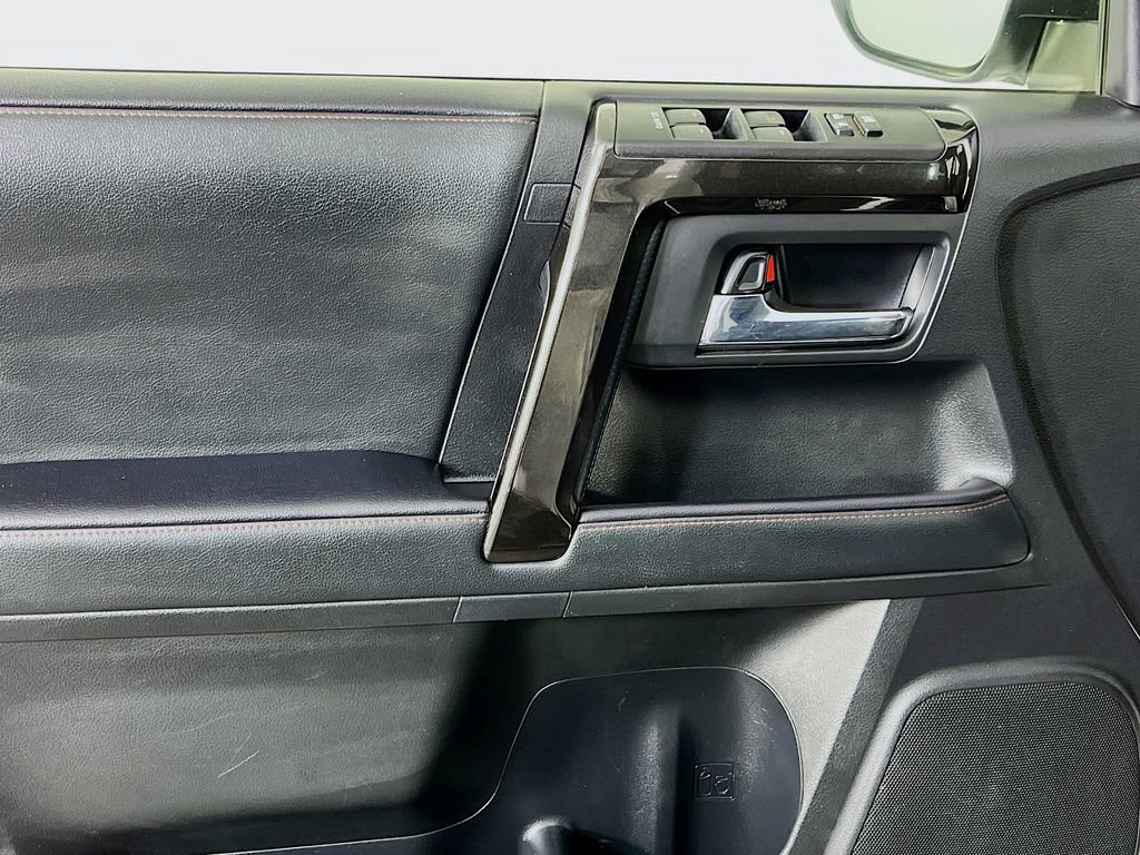 Used 2020 Toyota 4Runner TRD Off-Road Premium AWD/4WD image 26