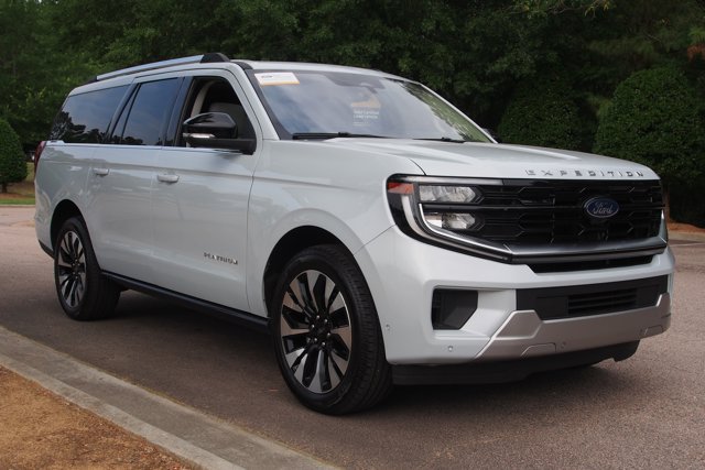 Certified 2025 Ford Expedition Max Platinum w/ Driver's Package AWD/4WD image 1
