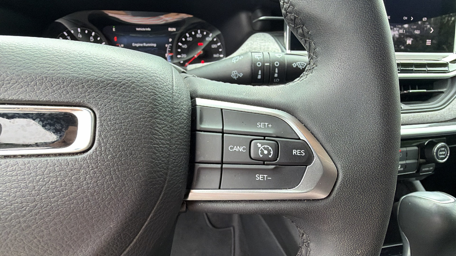 Used 2024 Jeep Compass Latitude AWD/4WD image 27