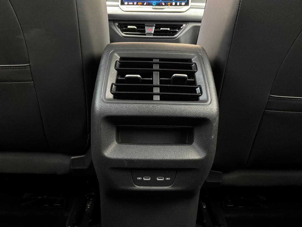 Used 2026 Volkswagen Tiguan SE FWD image 13