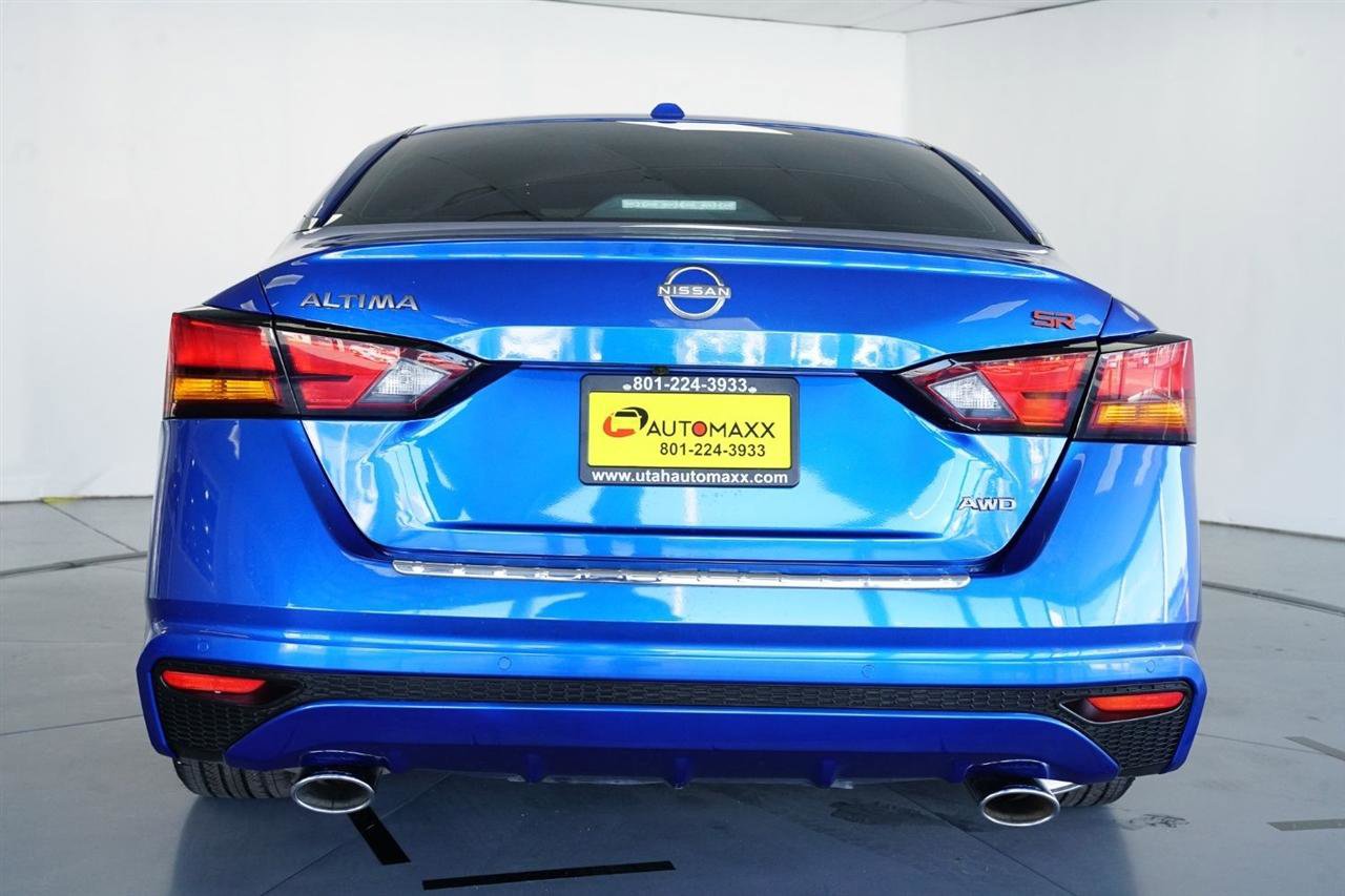 Used 2025 Nissan Altima 2.5 SR w/ SR Premium Package FWD image 9