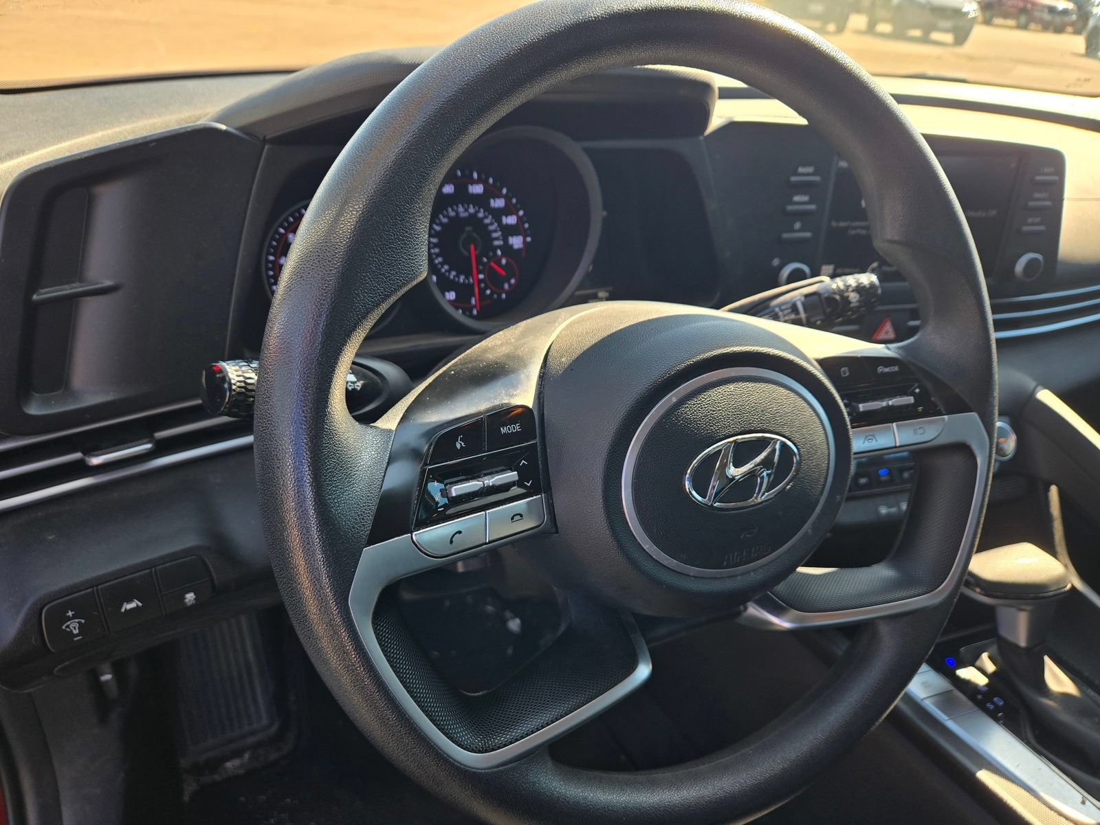 Used 2023 Hyundai Elantra SEL FWD image 10